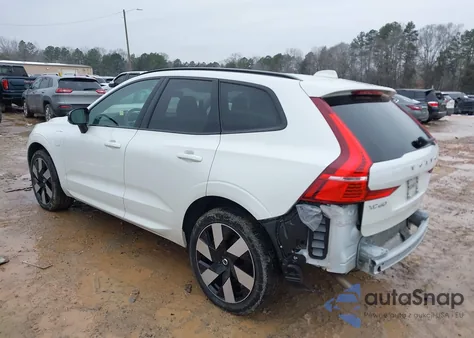 2024 Volvo Xc60 Recharge Plug-In Hybrid T8 Plus Dark Theme z USA, uszkodzony, nr VIN YV4H60DL0R1781810